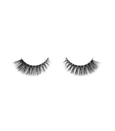 LONDON COPYRIGHT NOTTING HILL EYELASHES
